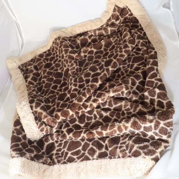 Cuddle Time Giraffe Pattern Brown Baby Warm Soft Lovey Blanket - Picture 1 of 6